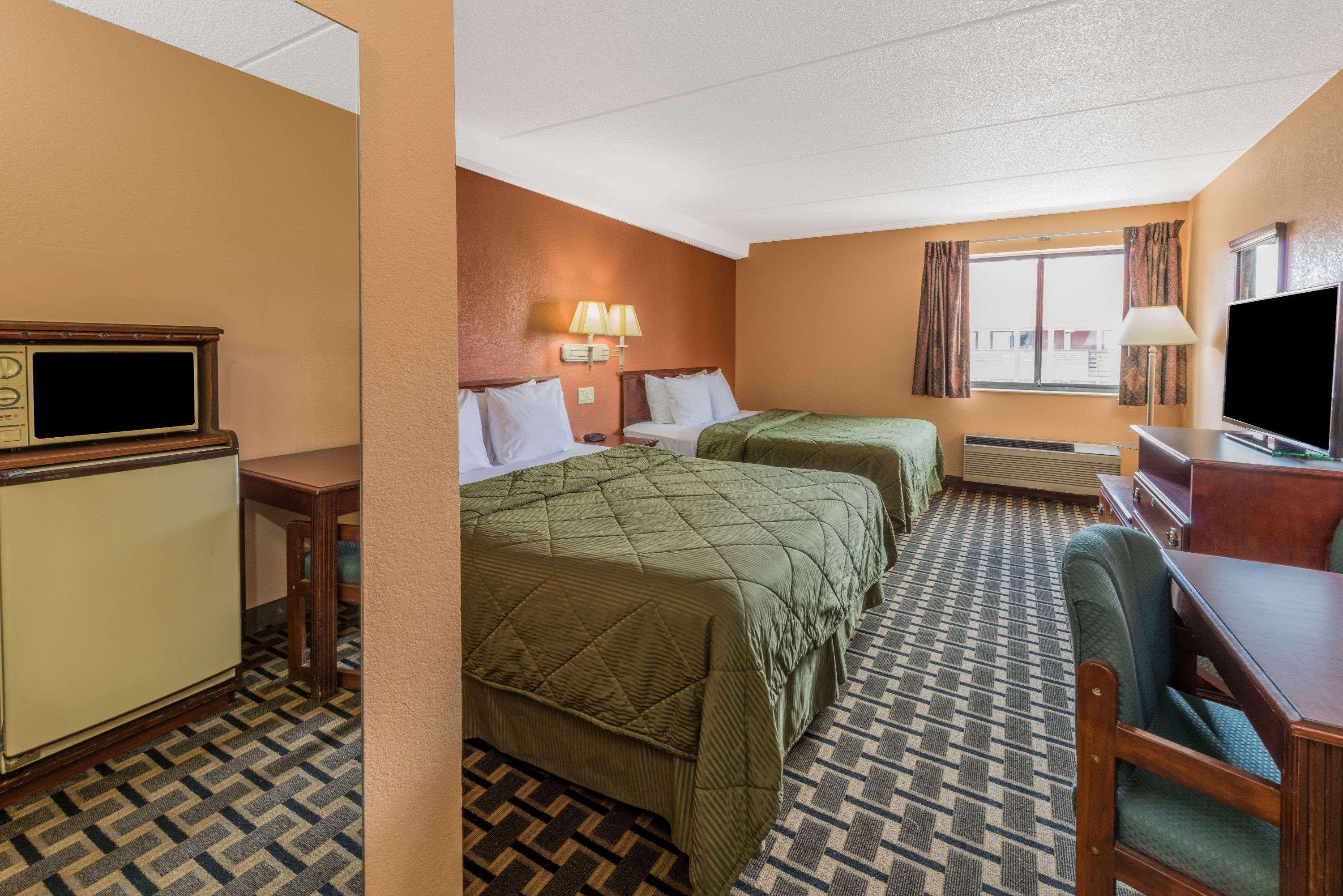 Days Inn By Wyndham Hurstbourne Louisville Exterior foto